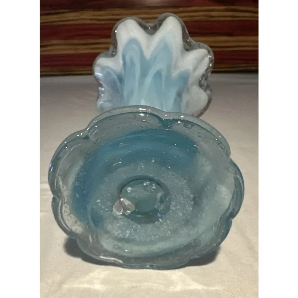 VINTAGE Murano Style BLUE WHITE SWUNG GLASS VASE WITH RUFFLED TOP VASE 10.5